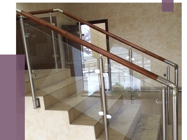 Комбинированные перила из металла и дерева в Горячем Ключе