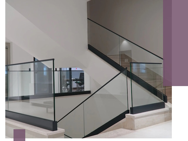 Стеклянные перила премиум-класса с установкой в Горячем Ключе