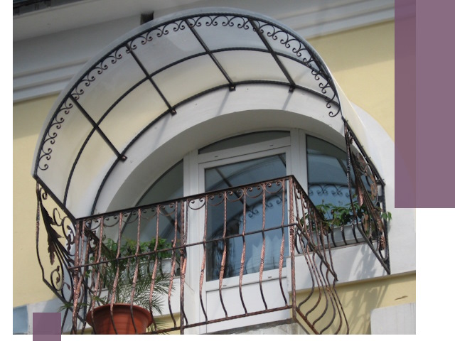 Козырьки над балконом в Горячем Ключе — изготовление и монтаж